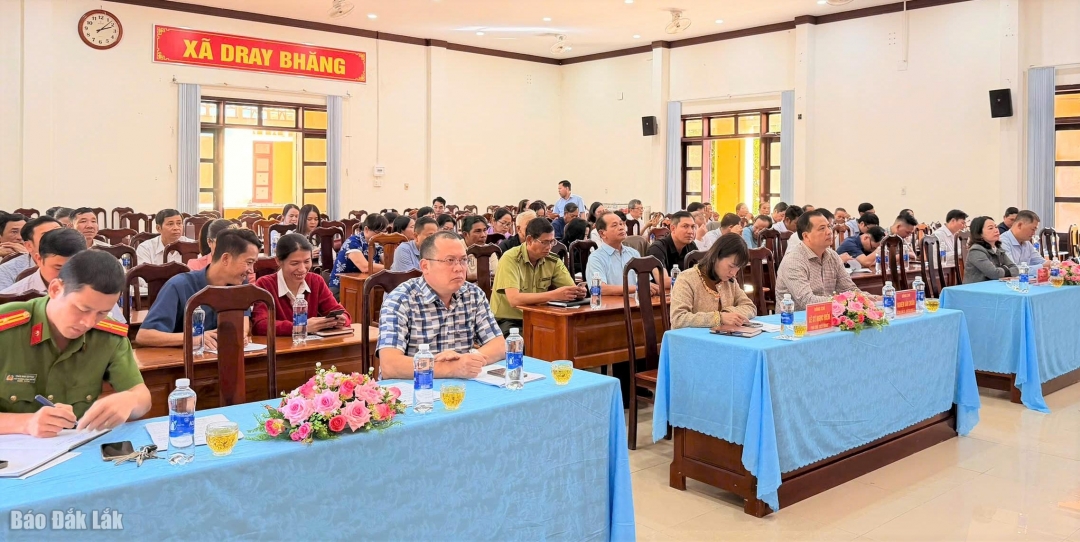 Đại biểu tham dự tại hội nghị.