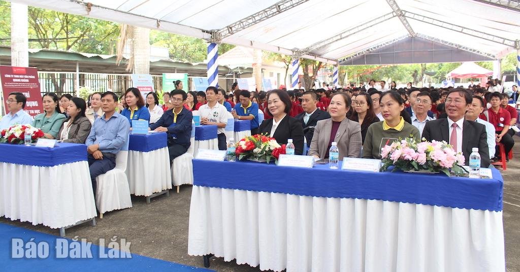 Các đại biểu tham dự ngày hội việc làm năm 2025.