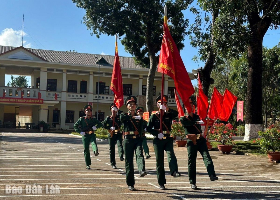 Huấn luyện đội ngũ Tổ quân kỳ.