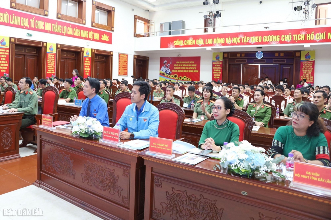 Các đại biểu tham dự đại hội.