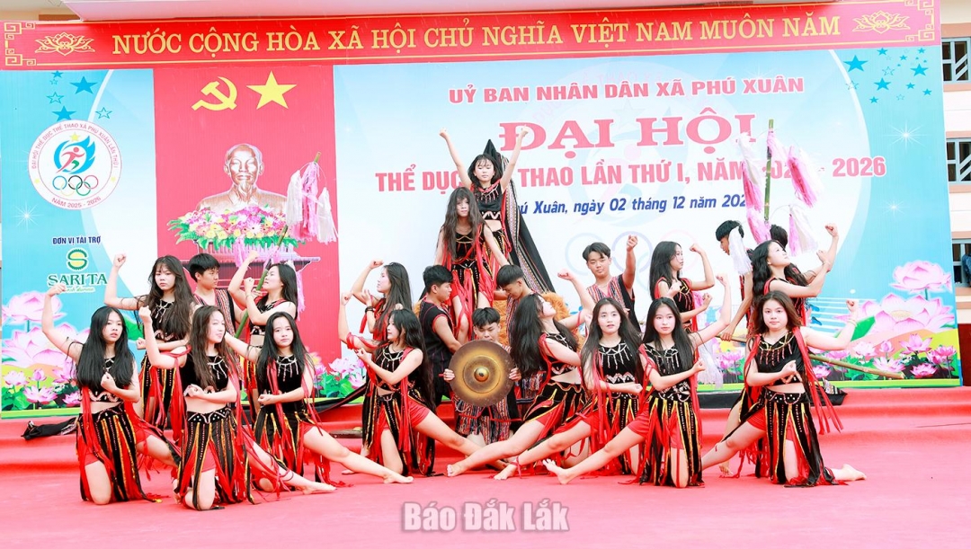 Một tiết mục văn nghệ chào mừng.