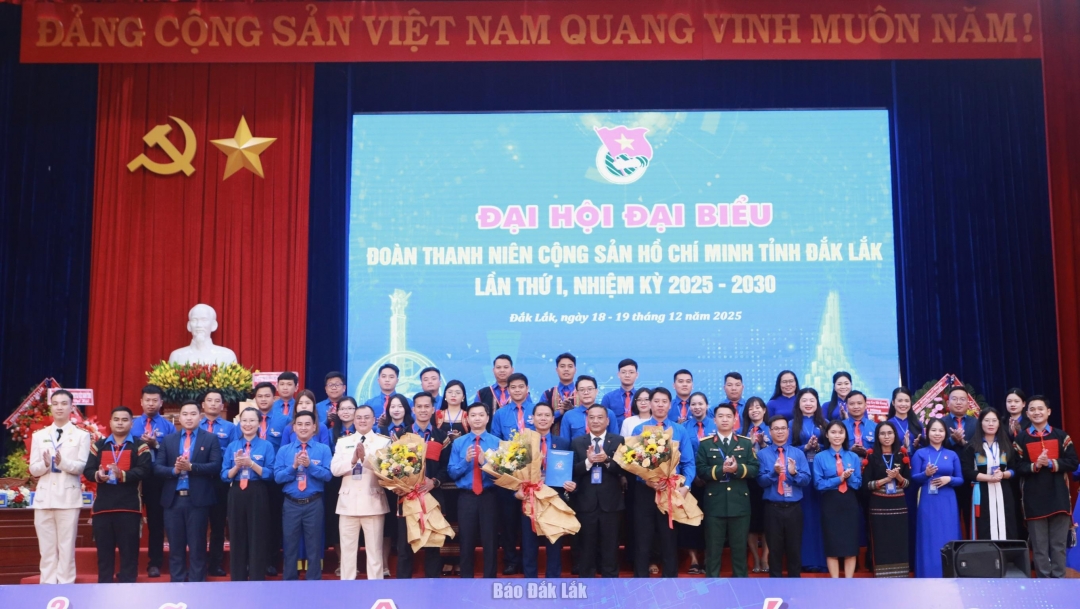 Bí thư Thường trực Ban Chấp hành Trung ương Đoàn TNCS Hồ Chí Minh, Chủ tịch Trung ương Hội Sinh viên Việt Nam Nguyễn Minh Triết.
Về phía tỉnh Đắk Lắk có Phó Bí thư Tỉnh ủy, Chủ tịch Ủy ban MTTQ Việt Nam tỉnh Y Giang Gry Niê Knơng