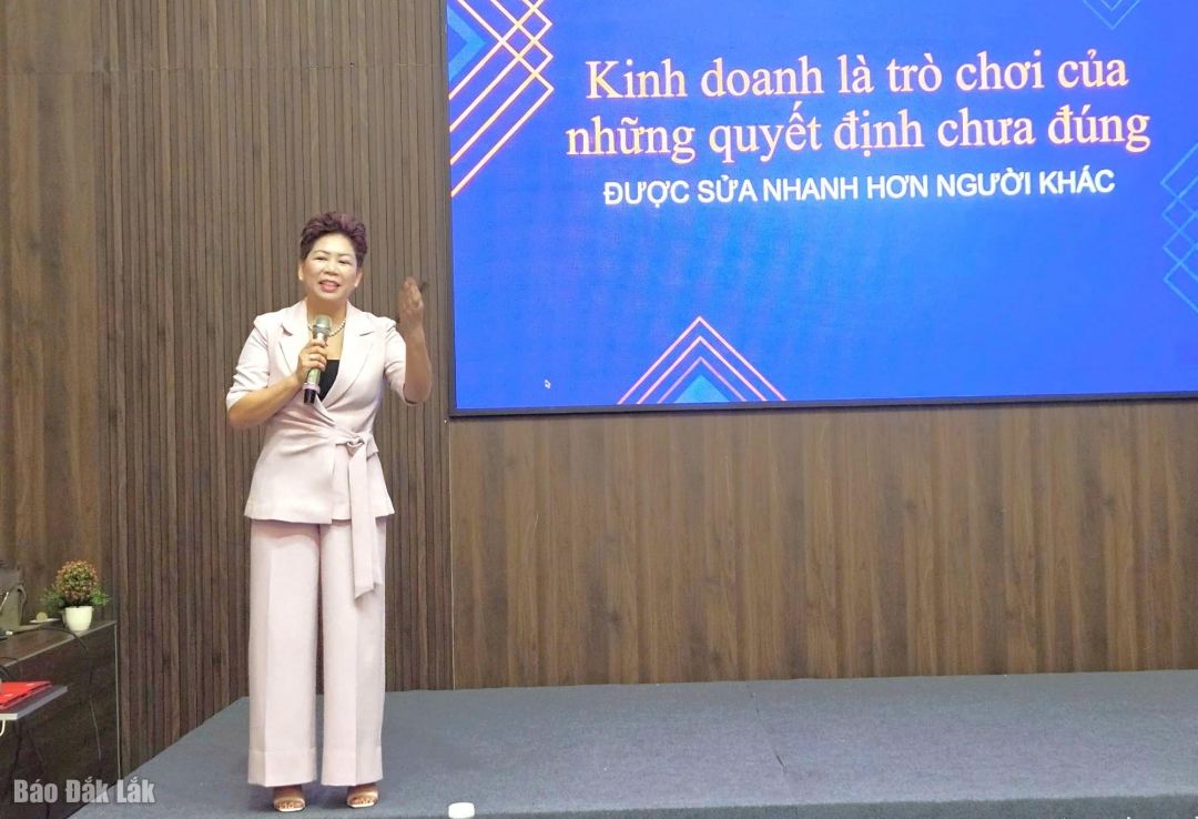 Chánh Văn phòng Hội đồng tư vấn Khởi nghiệp Quốc gia Phạm Thị Đức Hạnh chia sẻ tại chương trình.