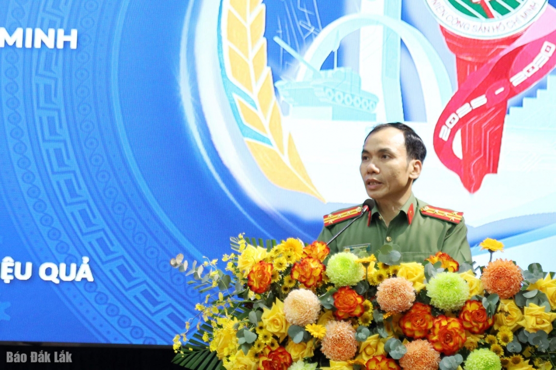 Đại tá Trần Quang Hiếu, Phó Giám đốc Công an tỉnh phát biểu tại đại hội.