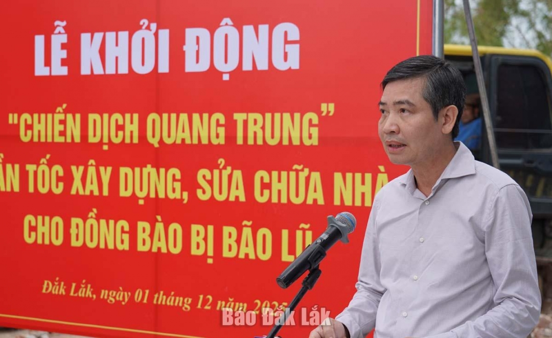 Đồng chí Tạ Anh Tuấn, Phó Bí thư Tỉnh ủy, Chủ tịch UBND tỉnh phát biểu tại buổi lễ.