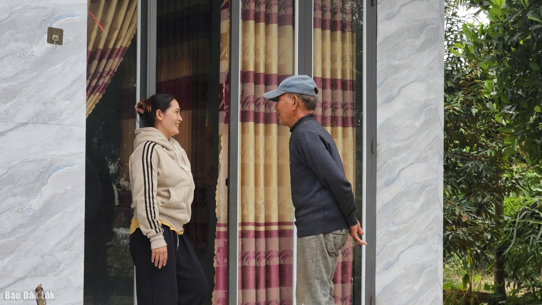 Người có uy tín buôn Cư Păm