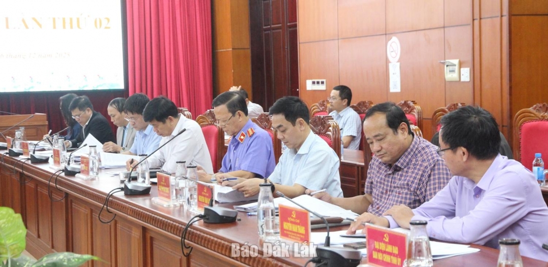 Các đại biểu tham dự phiên họp.