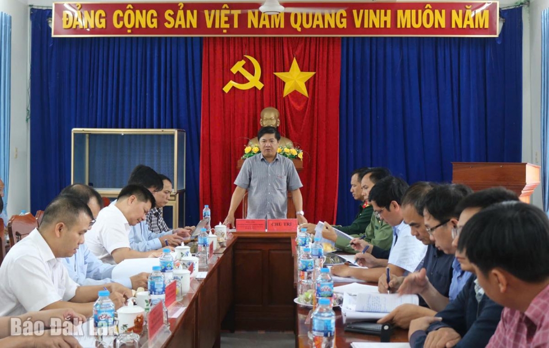 Bí thư Tỉnh ủy Lương Nguyễn Minh Triết chỉ đạo tại buổi làm việc.