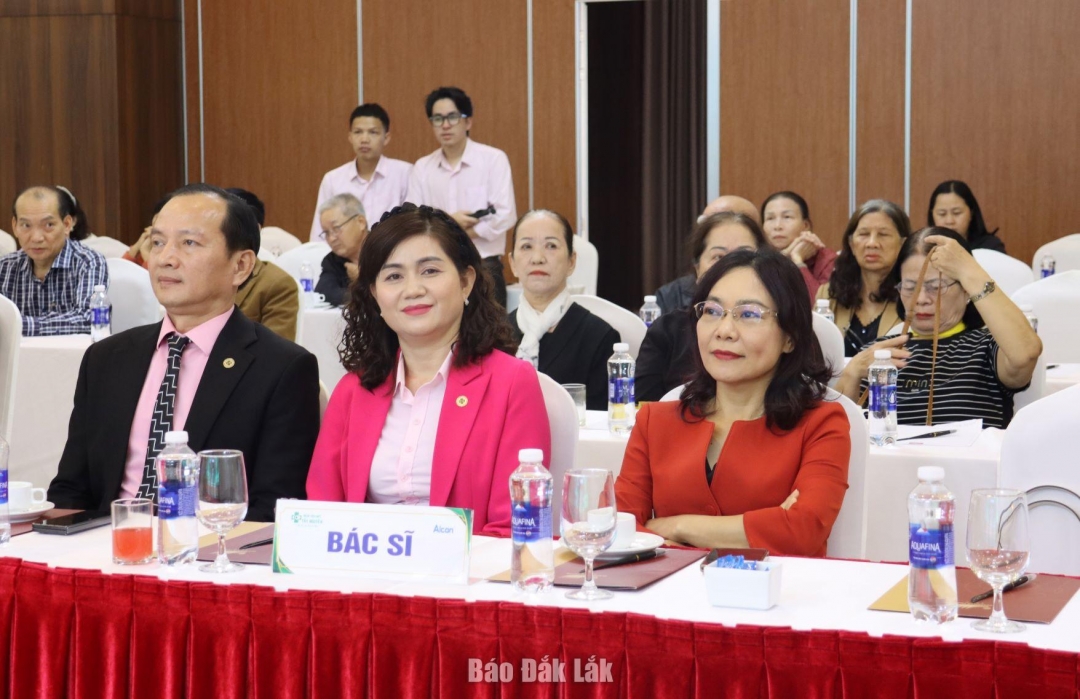 Đại biểu tham dự tại hội nghị.