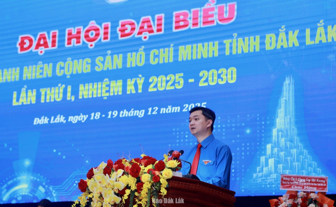 Bí thư Thường trực Ban Chấp hành Trung ương Đoàn TNCS Hồ Chí Minh, Chủ tịch Trung ương Hội Sinh viên Việt Nam Nguyễn Minh Triết