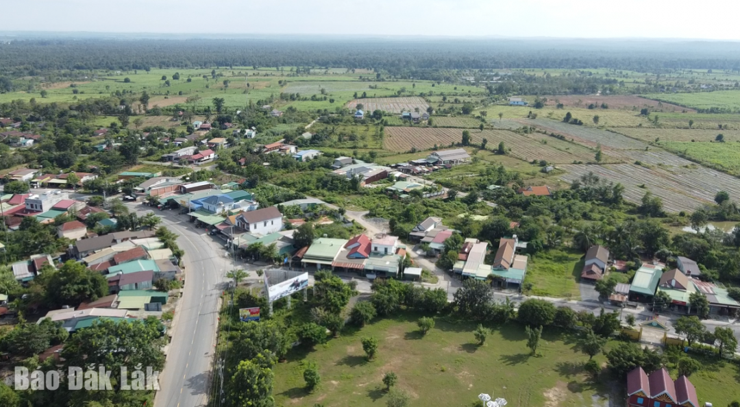 Người uy tín chung sức xây dựng xã biên giới Buôn Đôn ngày càng phát triển.