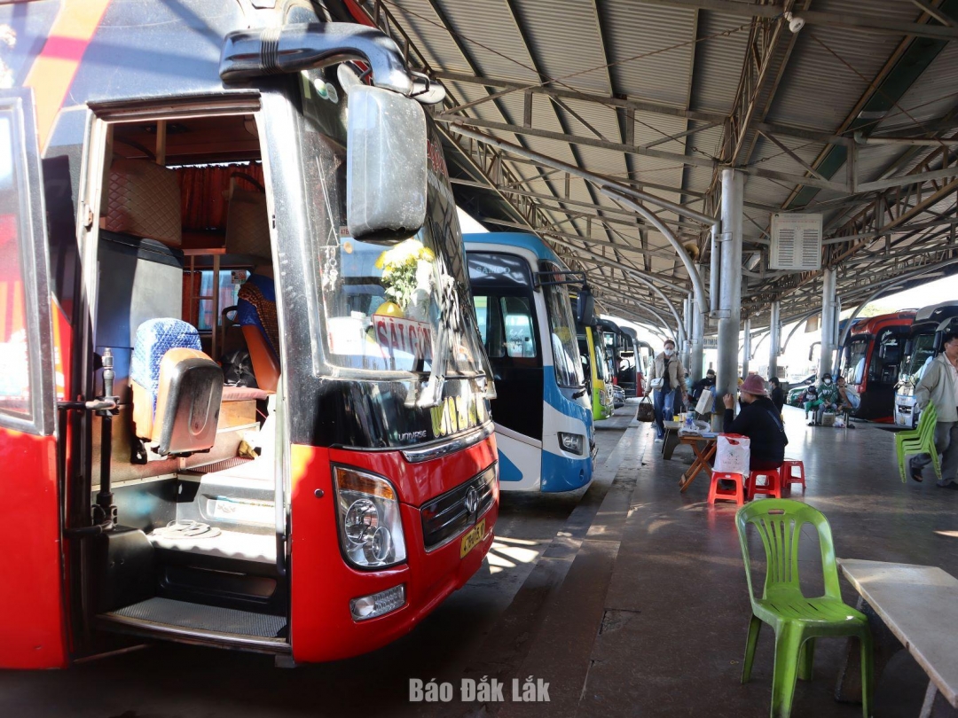 Theo Luật sửa đổi, bổ sung, xe ô tô kinh doanh vận tải hành khách không bắt buộc lắp đặt thiết bị an toàn khi chở trẻ em dưới 10 tuổi và chiều cao dưới 1,35m.