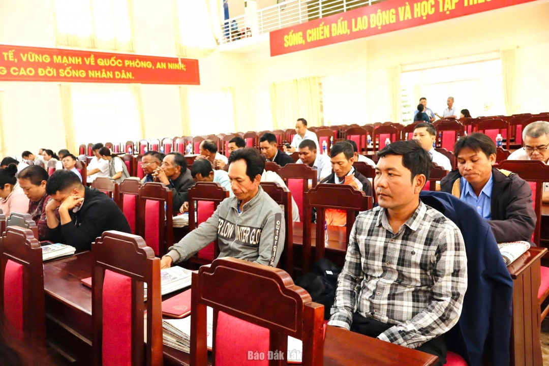 Các đại biểu dự hội nghị.