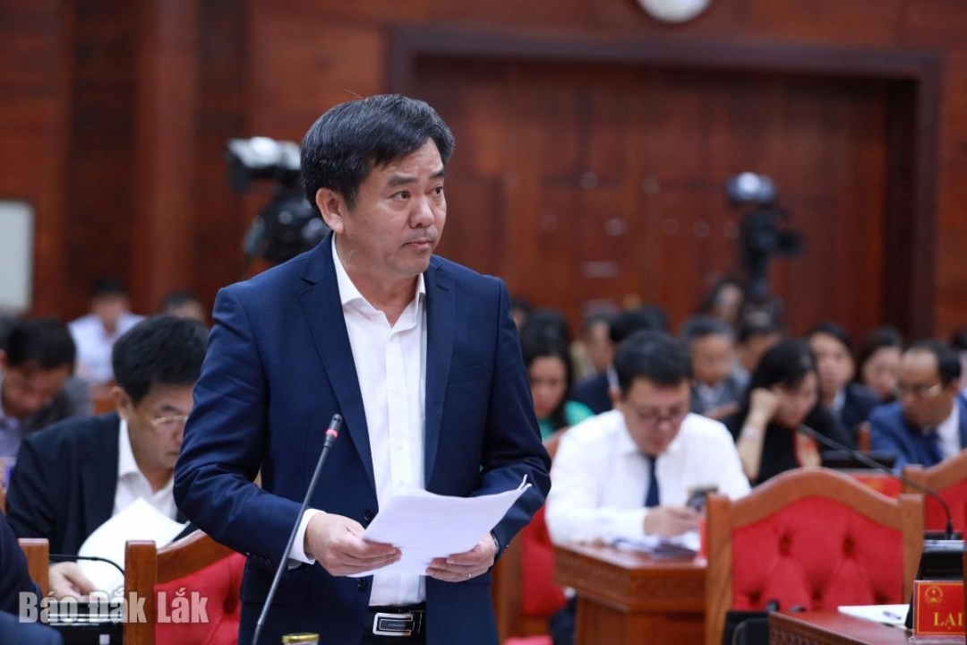 Giám đốc Sở Nông nghiệp và Môi trường Nguyễn Minh Huấn phát biểu tại phiên thảo luận. Ảnh: Vạn Tiếp