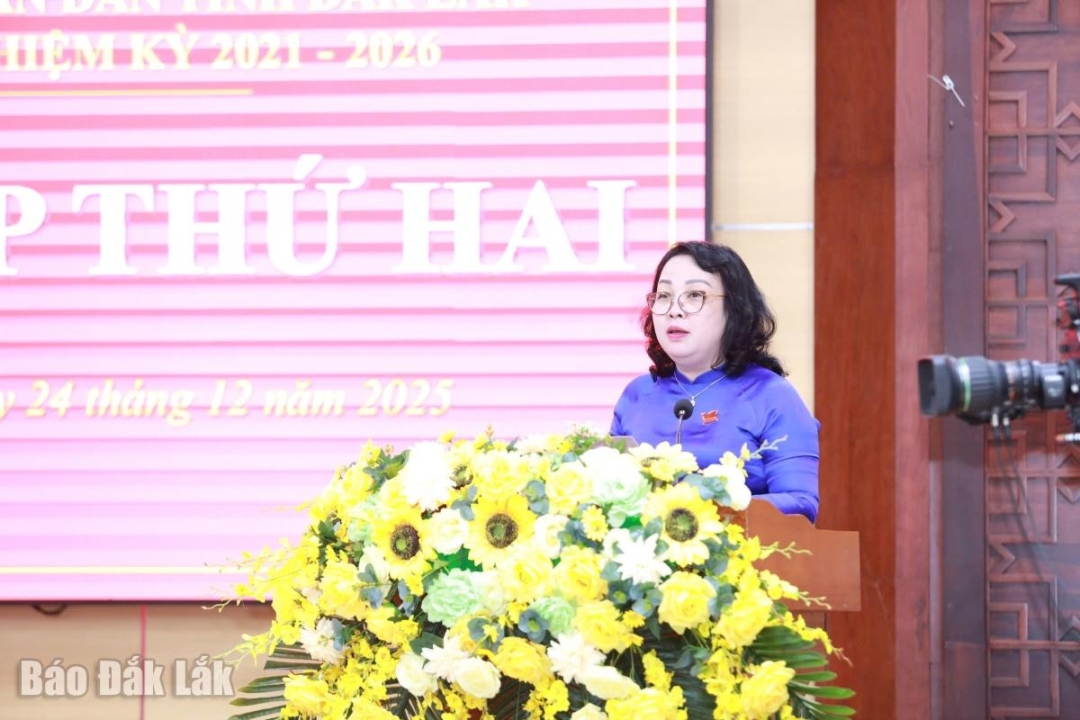 Phó Bí thư Thường trực Tỉnh ủy, Chủ tịch HĐND tỉnh Cao Thị Hòa An phát biểu bế mạc. Ảnh: Vạn Tiếp