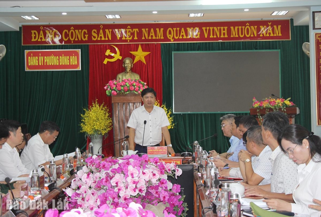 Đồng chí Lương Nguyễn Minh Triết, Ủy viên dự khuyết Ban Chấp hành Trung ương Đảng, Bí thư Tỉnh ủy làm việc với phường Đông Hòa.