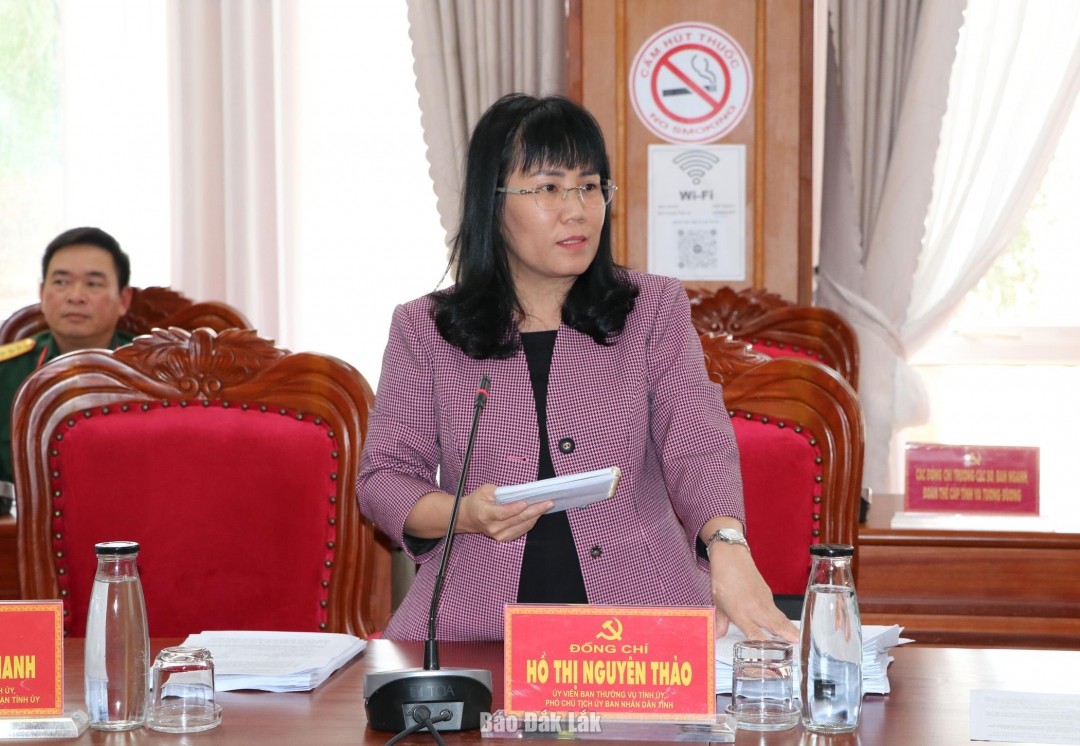 Ủy viên Ban Thường vụ Tỉnh ủy, Phó Chủ tịch Thường trực UBND tỉnh Hồ Thị Nguyên Thảo phát biểu ý kiến tại hội nghị.