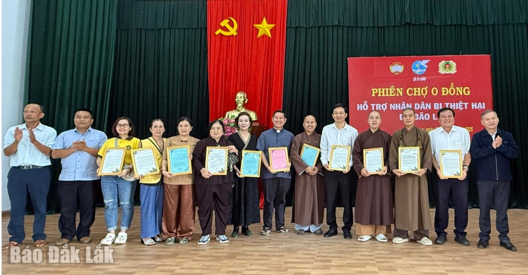 Lãnh đạo xã Ô Loan gởi thư cảm ơn các doanh nghiệp, nhà hảo tâm đã hộ trợ người dân của địa phương khắc phục hậu quả thiên tai.