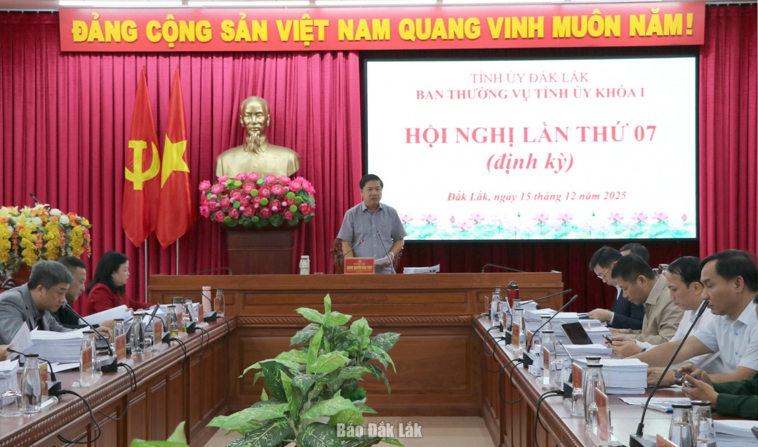 Ủy viên dự khuyết Trung ương Đảng, Bí thư Tỉnh ủy Lương Nguyễn Minh Triết, chủ trì hội nghị.