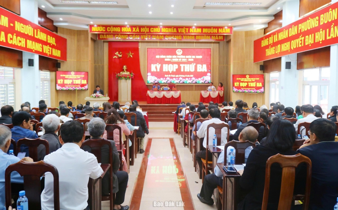 Quang cảnh kỳ họp.