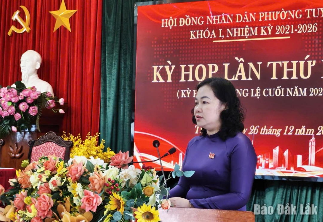 Đồng chí Đào Bảo Minh, Ủy viên Ban Thường vụ Tỉnh ủy, Bí thư Đảng ủy, Chủ tịch HĐND phường Tuy Hòa phát biểu tại kỳ họp.