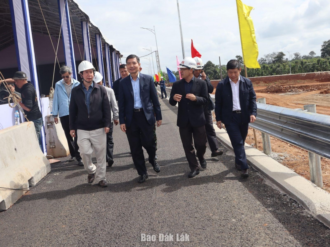 Trước thềm thông xe kỹ thuật Dự án thành phần 3, Đoàn công tác của UBND tỉnh do Chủ tịch UBND tỉnh Tạ Anh Tuấn làm trưởng đoàn đã kiểm tra công tác khánh tiết, rà soát các khâu cuối cùng trong công tác tổ chức buổi lễ. Tại buổi kiểm tra, Chủ tịch UBND tỉnh yêu cầu các đơn vị liên quan phải đặc biệt chú trọng đến tính trang trọng, an toàn và chu đáo; từ việc bố trí sơ đồ vị trí, kịch bản chương trình đến công tác đảm bảo an ninh trật tự và vệ sinh môi trường dọc tuyến.