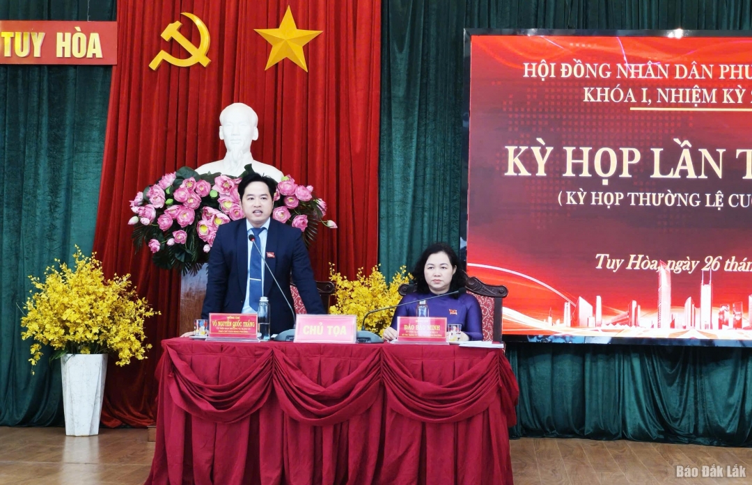 Chủ tọa điều hành kỳ họp