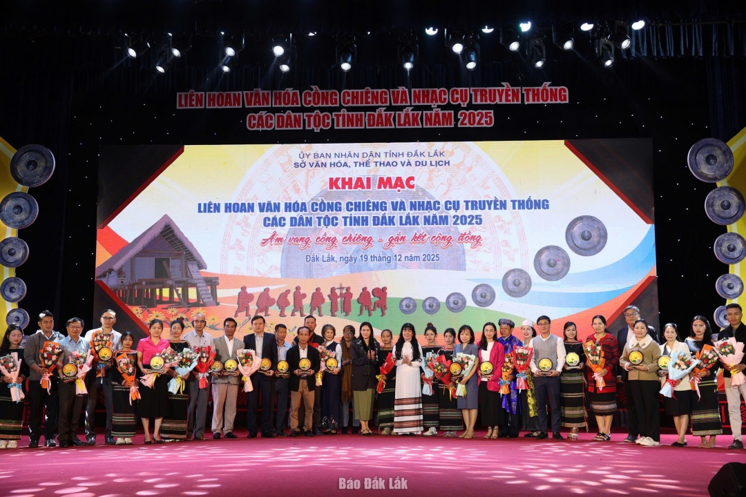 Khai mạc Liên hoan Văn hóa cồng chiêng và nhạc cụ truyền thống các dân tộc năm 2025 Khai mạc Liên hoan Văn hóa cồng chiêng và nhạc cụ truyền thống các dân tộc năm 2025