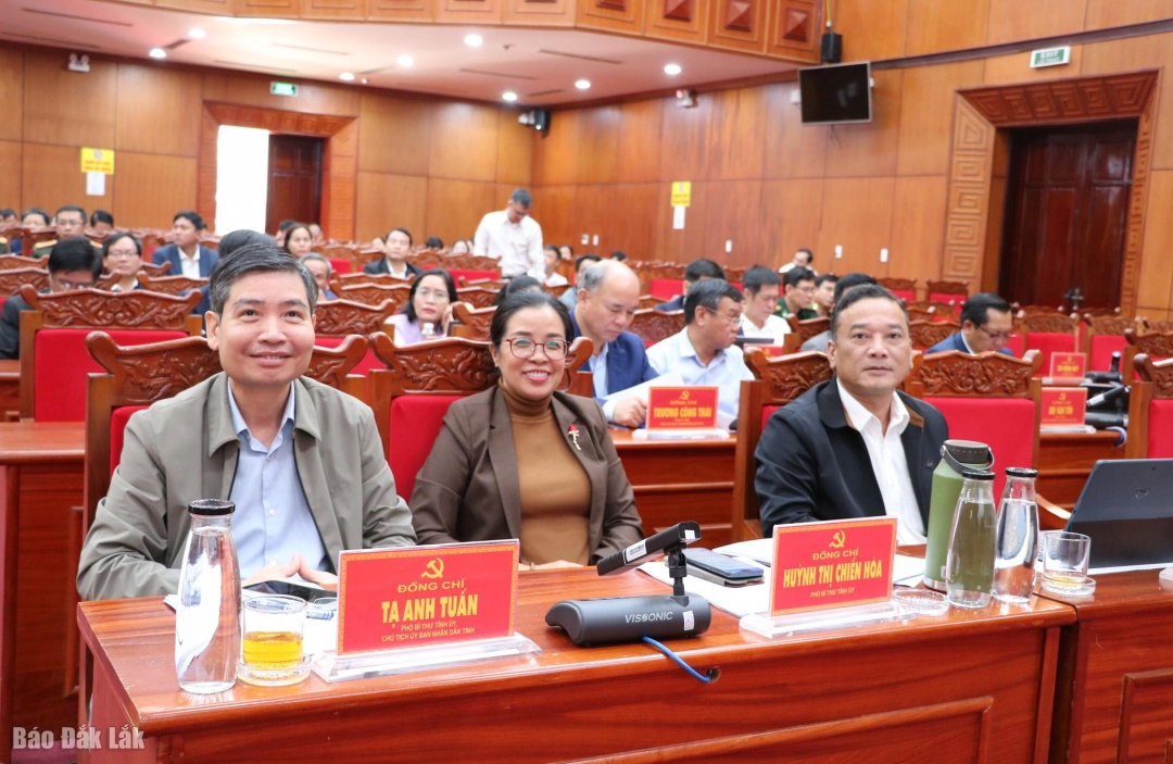 Các đại biểu tham dự hội nghị.