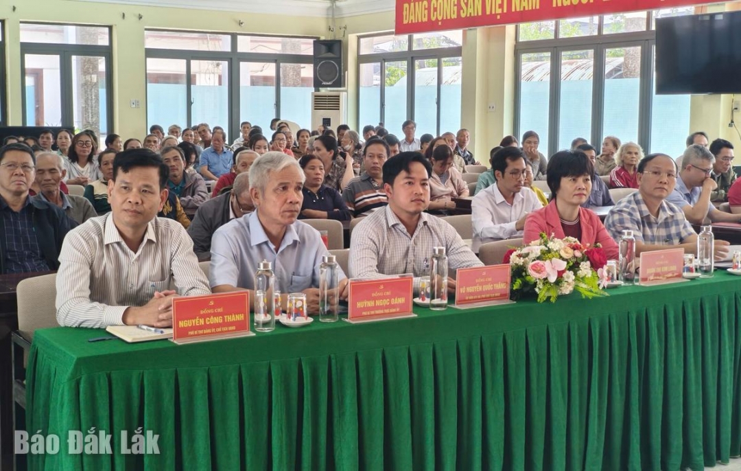 Đại biểu tham dự hội nghị.