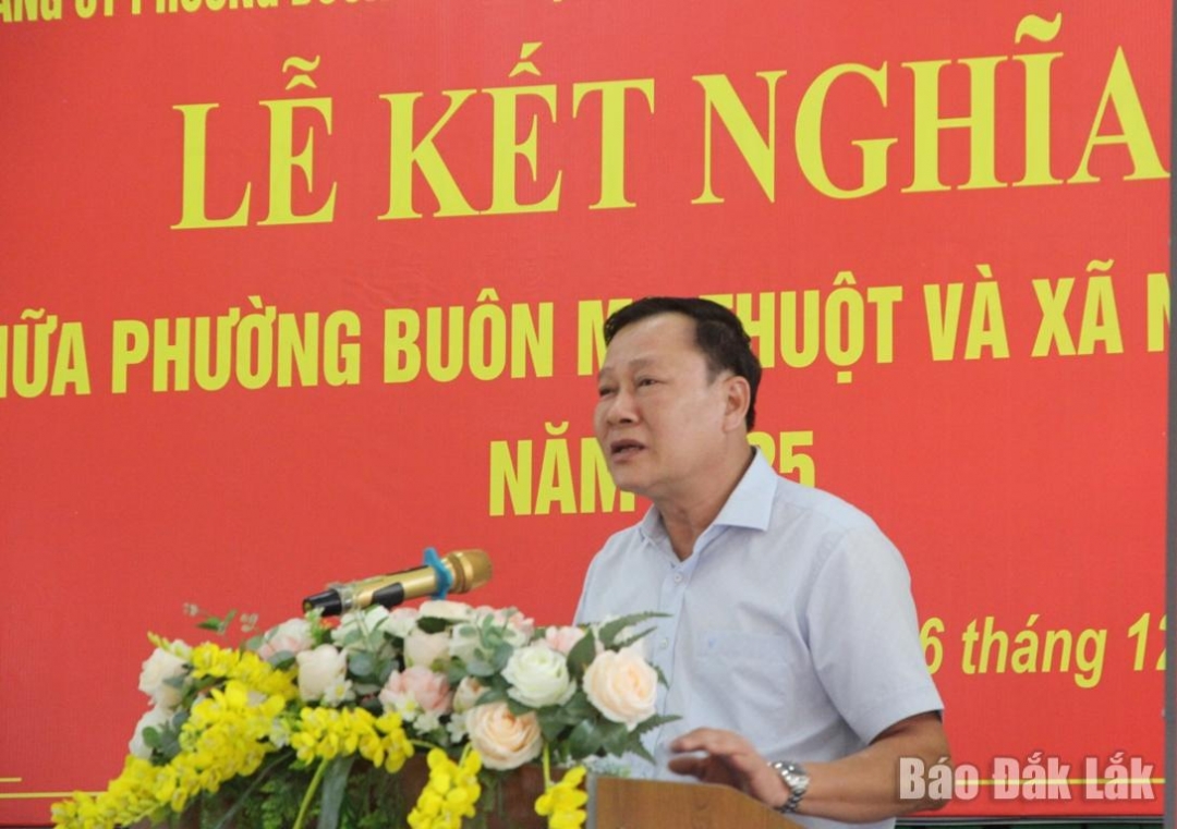 Đồng chí Trần Phú Hùng, Ủy viên Ban Thường vụ Tỉnh ủy, Bí thư Đảng ủy, Chủ tịch HĐND phường Buôn Ma Thuột phát biểu tại buổi lễ.