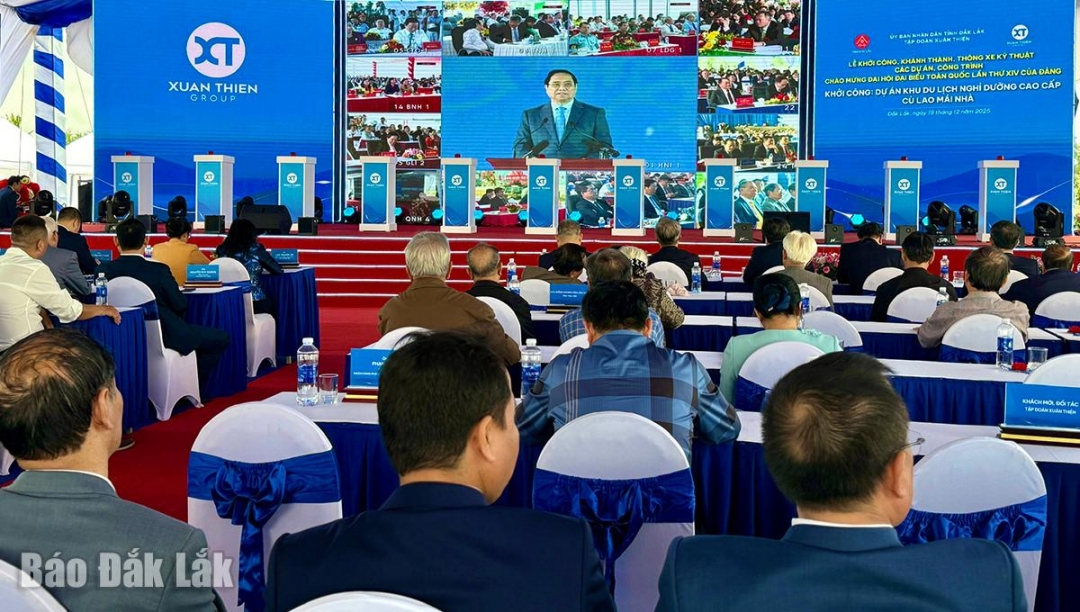 Quang cảnh buổi lễ khởi công dự ánchào mừng Đại hội đại biểu toàn quốc lần thứ XIV của Đảng tại điểm cầu Đắk Lắk.