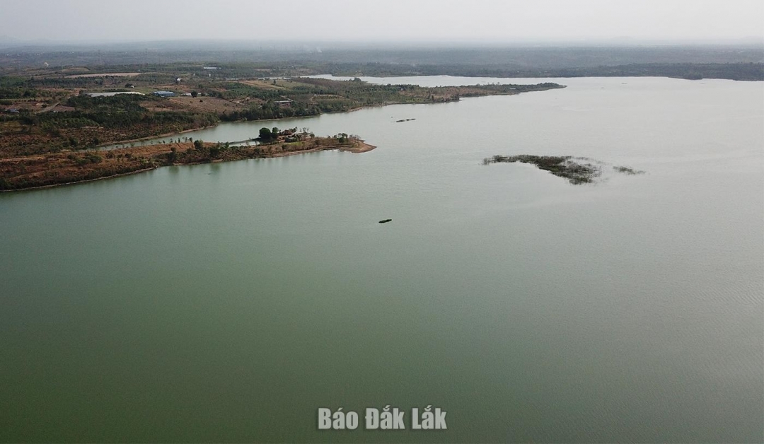 Một góc hồ thủy điện Sêrêpôk 3