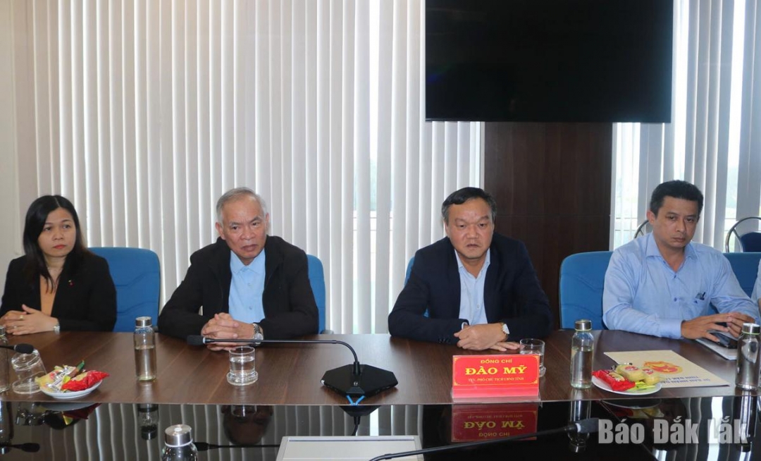 Thay mặt lãnh đạo tỉnh Phó Chủ tịch UBND tỉnh Đào Mỹ trân trọng cảm ơn Đảng bộ, Chính quyền và Nhân dân tỉnh Thanh Hóa đã quan tâm, sẻ chia, ủng hộ kịp thời.