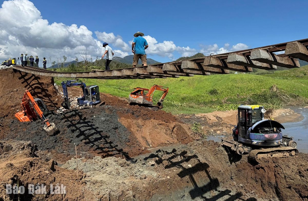 Ngành đường sắt bị thiệt hại nặng do thiên tai.