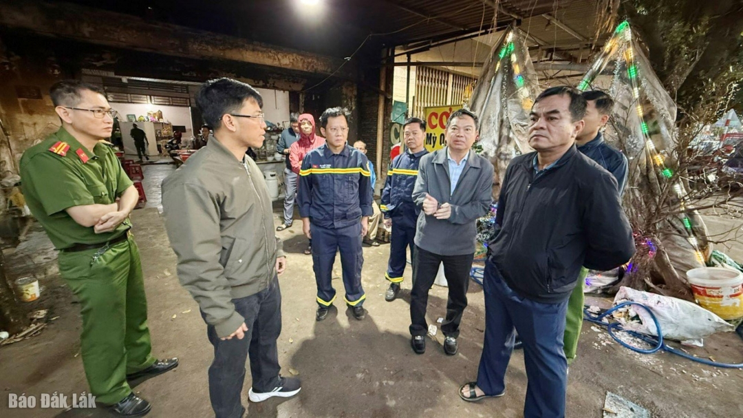 Giám đốc và phó giám đốc Công an tỉnh Đắk Lắk  trực tiếp có mặt tại hiện trường chỉ đạo trực tiếp tại hiện trường