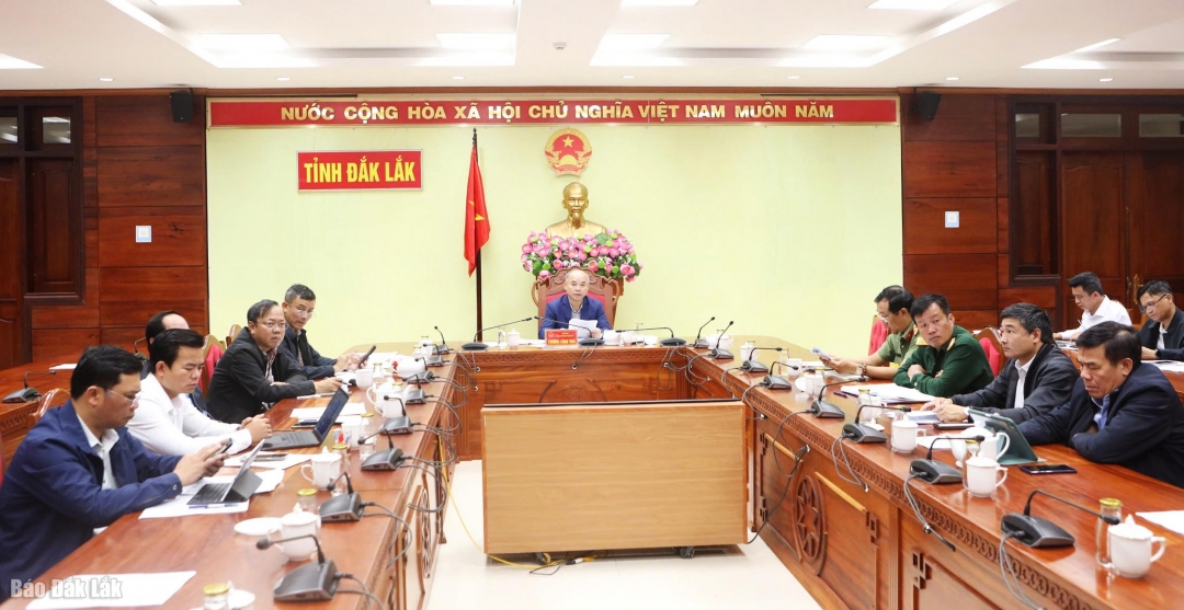 Phó Chủ tịch UBND tỉnh Trương Công Thái chủ trì phiên họp tại điểm cầu tỉnh Đắk Lắk.