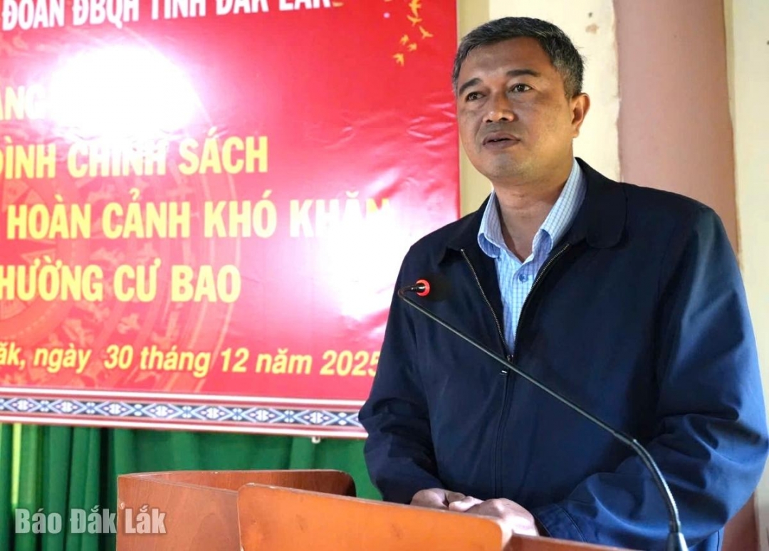 Phó Bí thư Đảng ủy, Chủ tịch UBND phường Cư Bao Y Cing Mlô cảm ơn sự quan tâm của Thường trực HĐND và Đoàn ĐBQH tỉnh đối với địa phương và nhân dân.