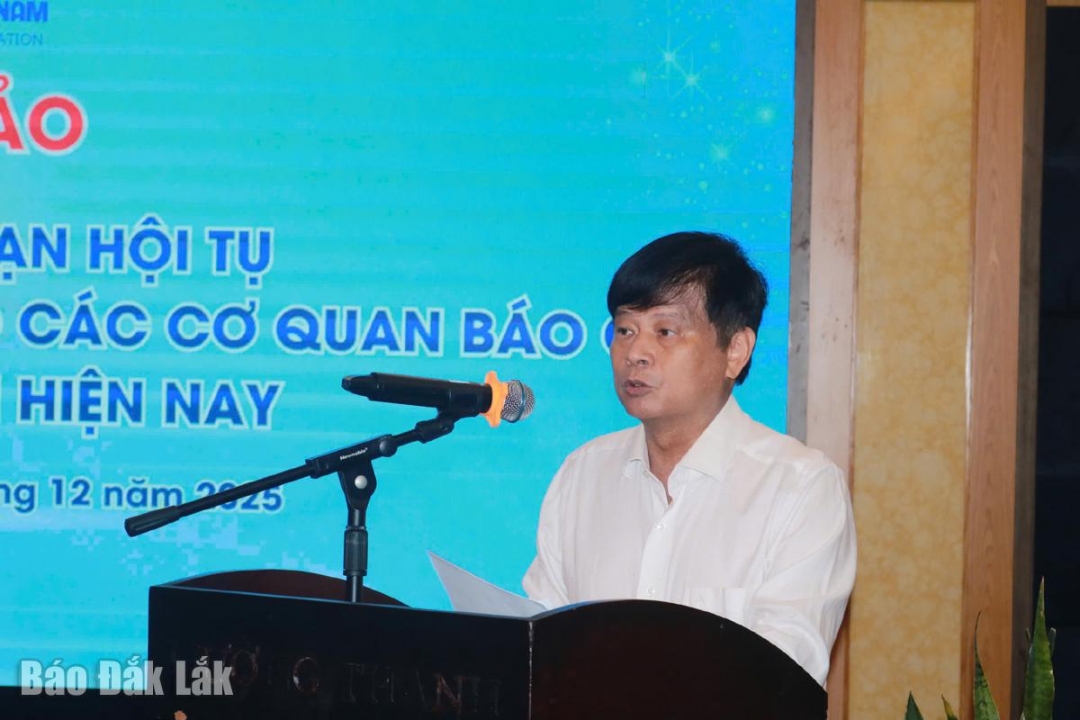 Nhà báo Trần Trọng Dũng, Phó Chủ tịch Hội Nhà báo Việt Nam phát biểu khai mạc hội thảo.