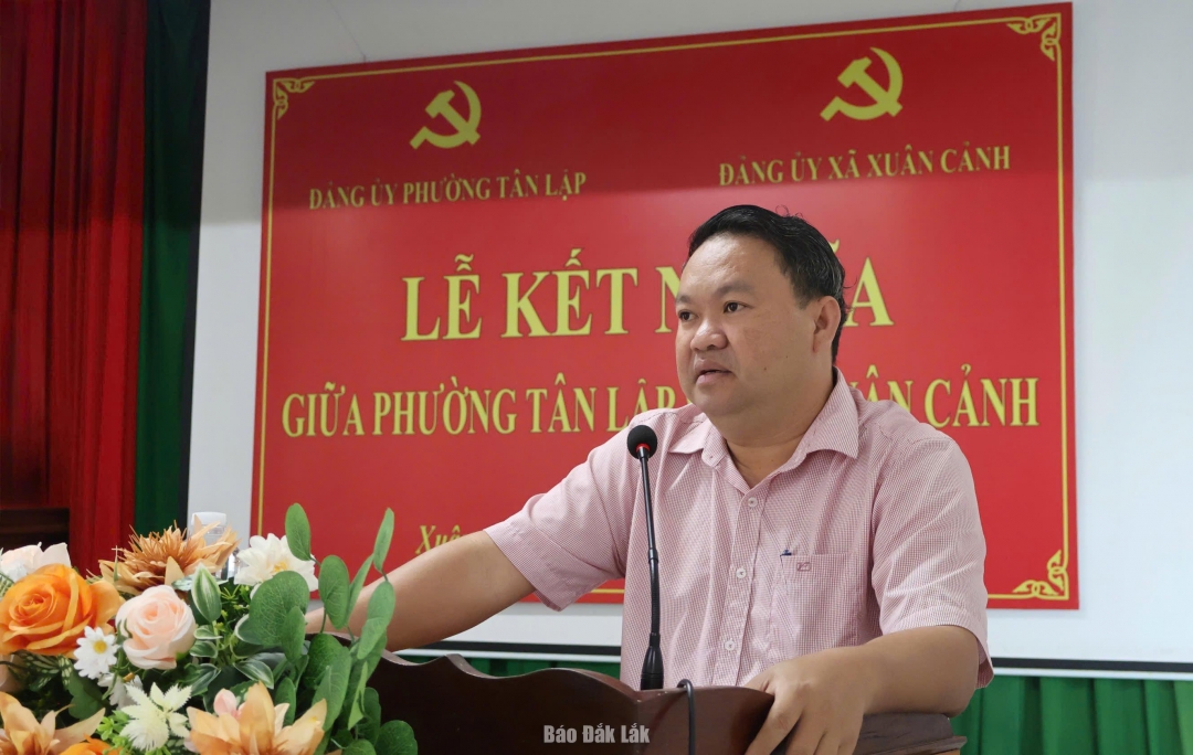 Bí thư Đảng ủy, Chủ tịch HĐND xã Xuân Cảnh Phan Trần Vạn Huy phát biểu tại chương trình.