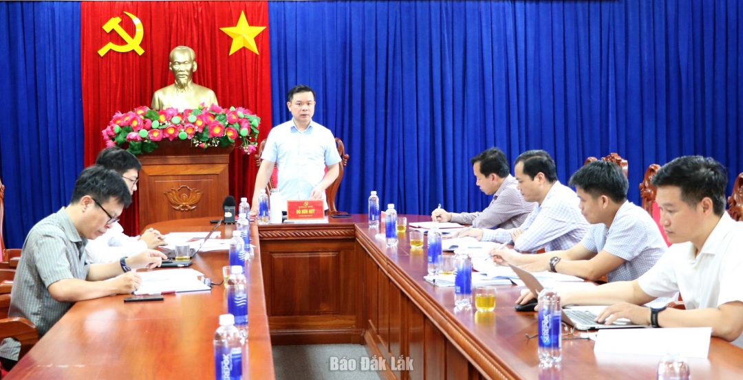 Phó Bí thư Tỉnh ủy Đỗ Hữu Huy đã chủ trì cuộc họp với Ban Tổ chức Tỉnh ủy.