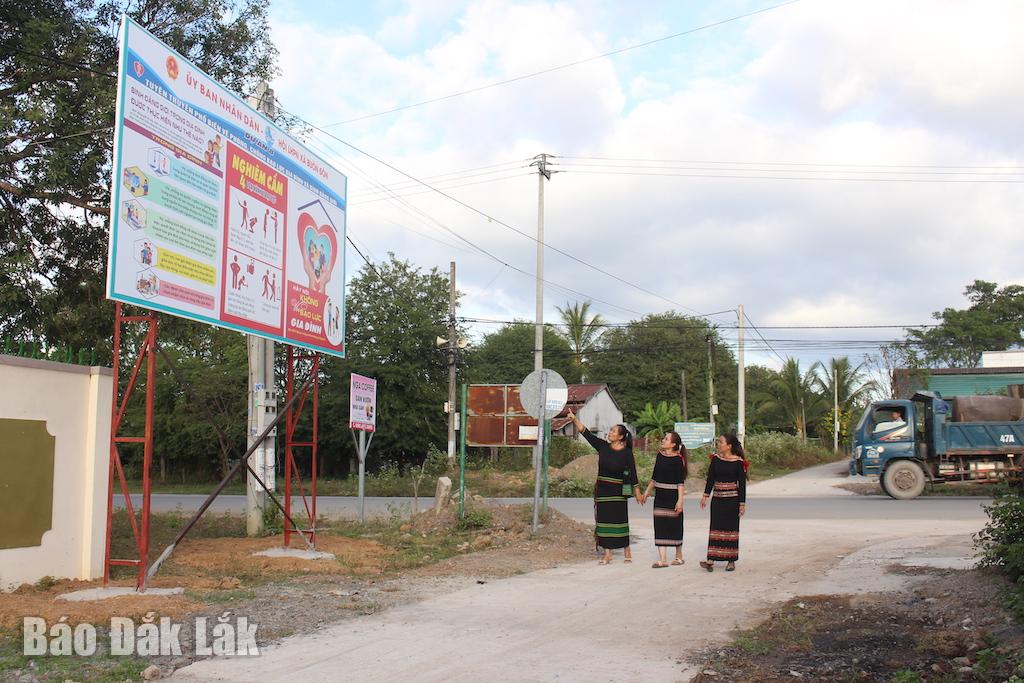 Banner tuyên truyền  về Dự án 8