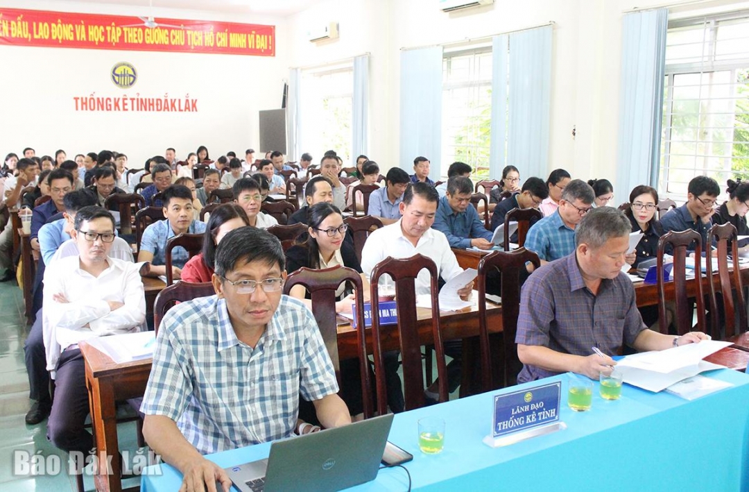 Hơn 80 cán bộ, công chức ngành Thống kê tham gia lớp tập huấn.