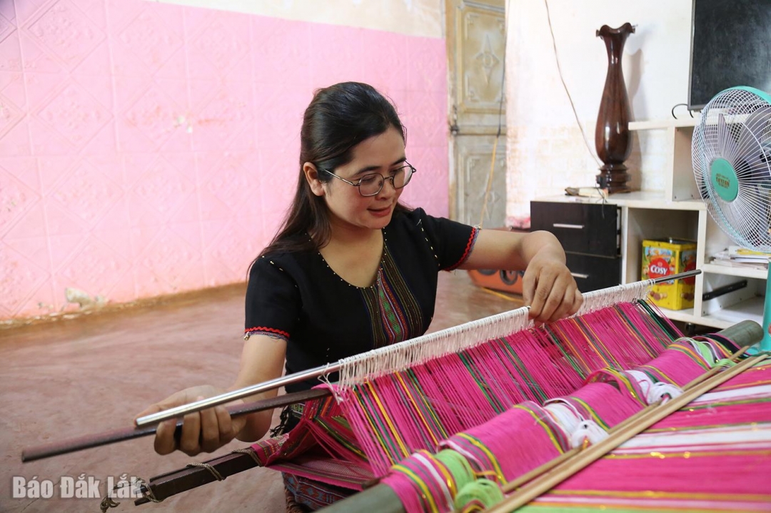 Những người nặng lòng với văn hóa truyền thống ở xã Cư Pơng