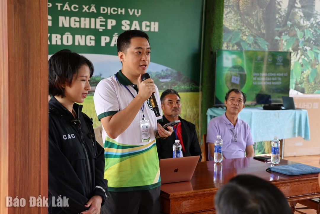 Đại diện Công ty TNHH Gypsun Intertrade chia sẻ tại buổi làm việc.