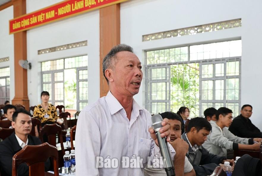 Đại diện thôn, buôn phát biểu ý kiến.