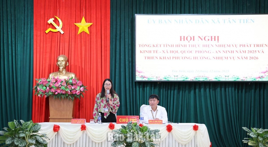 Lãnh đạo UBND xã chủ trì hội nghị.