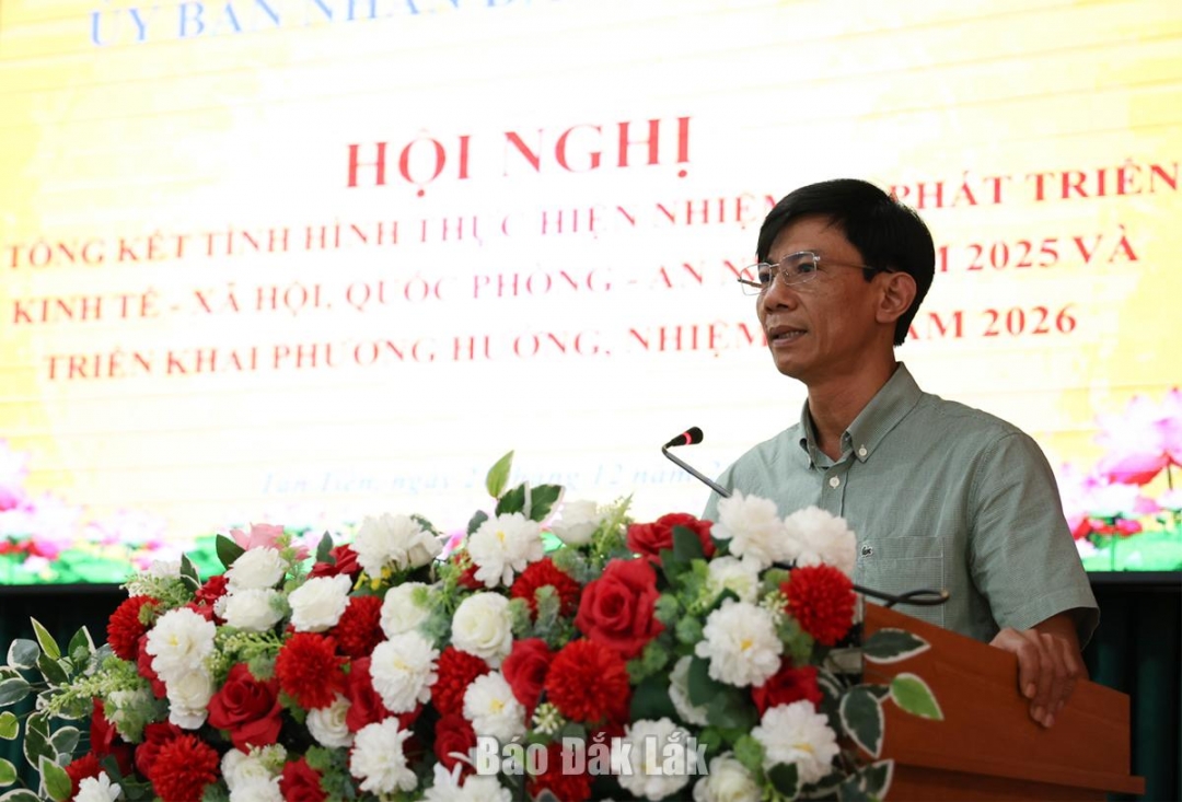 Bí thư Đảng ủy xã Trần Hải Đăng phát biểu chỉ đạo hội nghị.