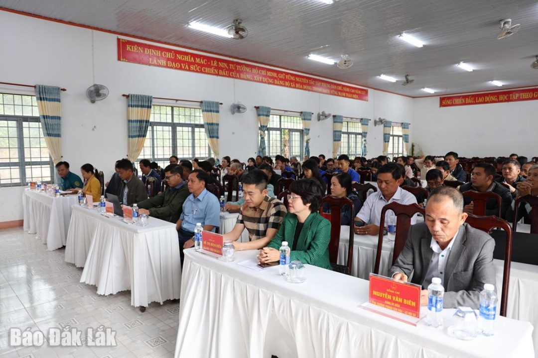 Đại biểu tham dự hội nghị.