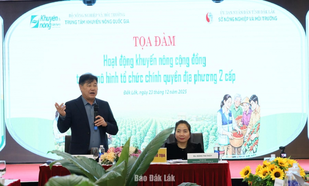 Giám đốc Trung tâm Khuyến nông quốc gia Lê Quốc Thanh phát biểu điều hành buổi tọa đàm.